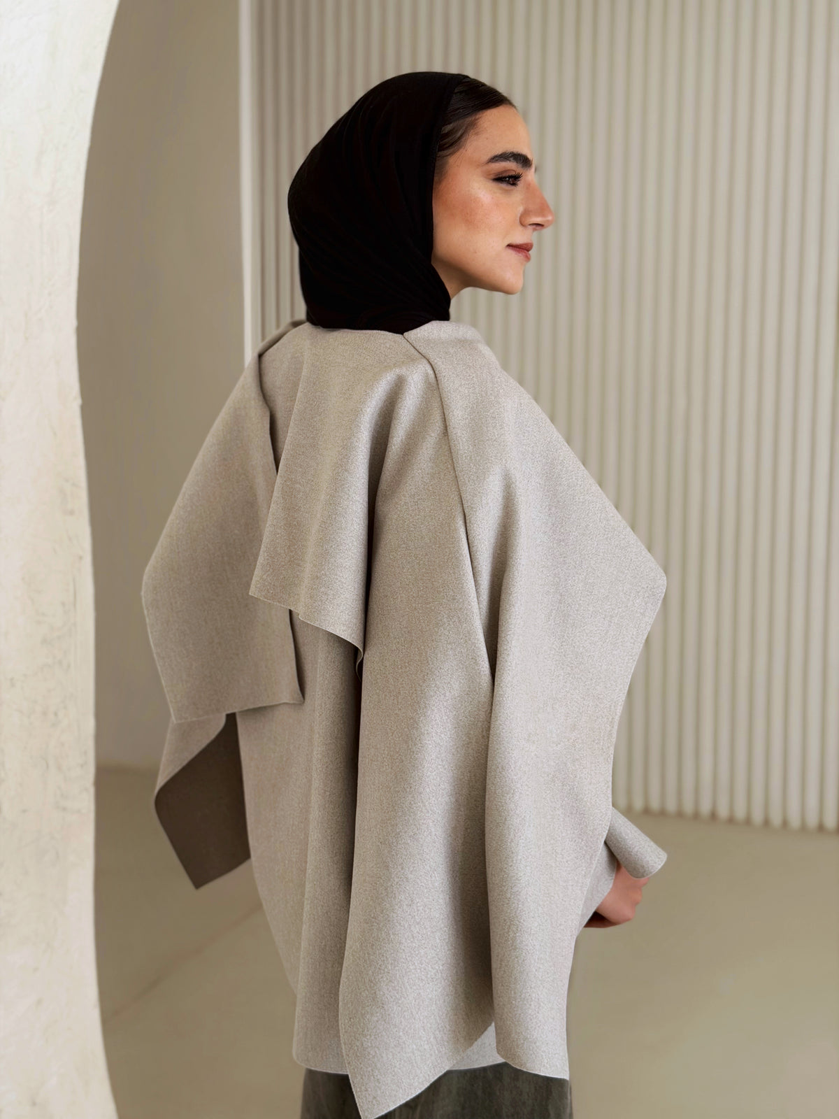 Aura cape Jacket In Grey