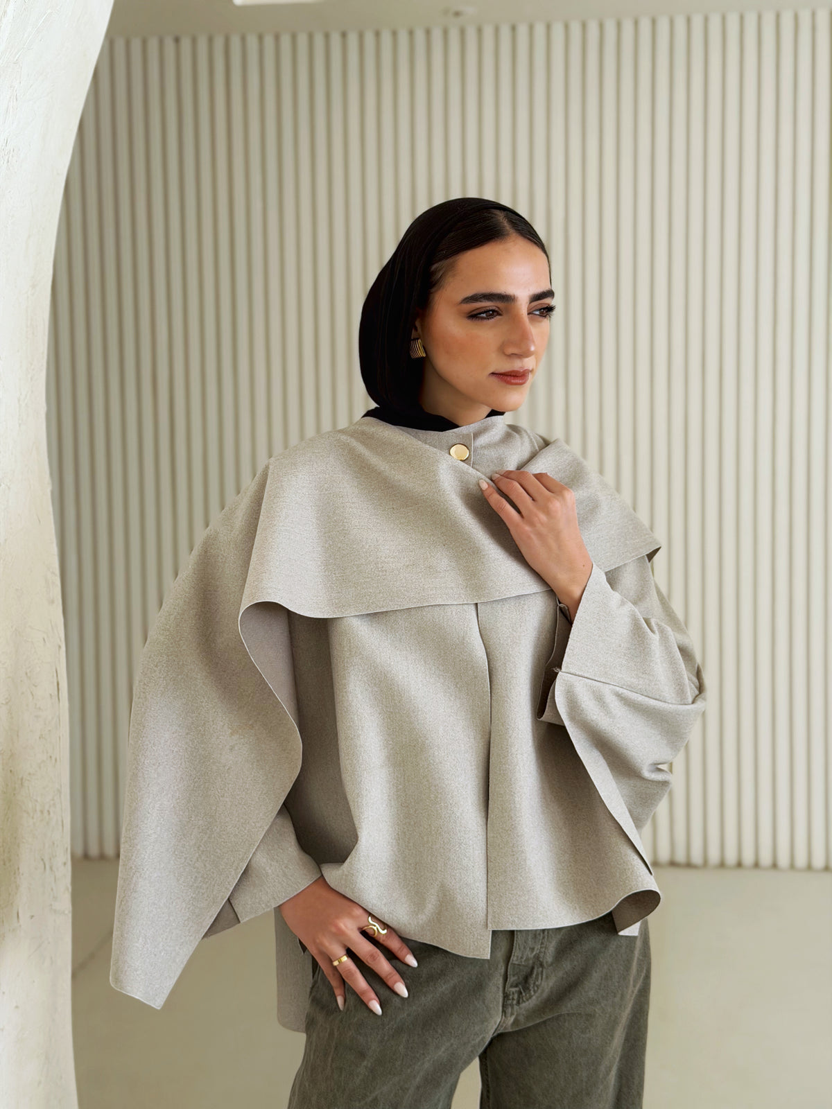 Aura cape Jacket In Grey